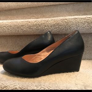 Vionic Antonia Leather Wedge Heels - 8M